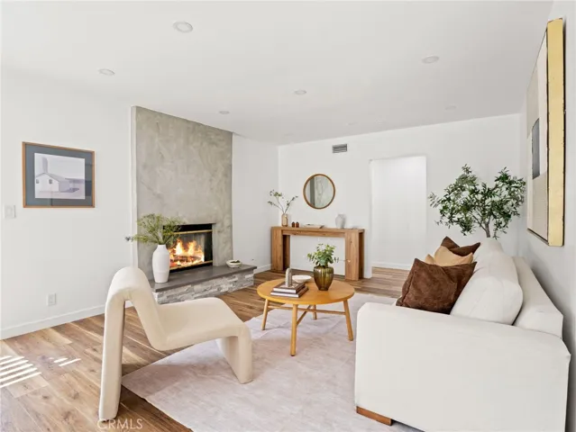 5141 Don Pio Drive, Woodland Hills, California 91364