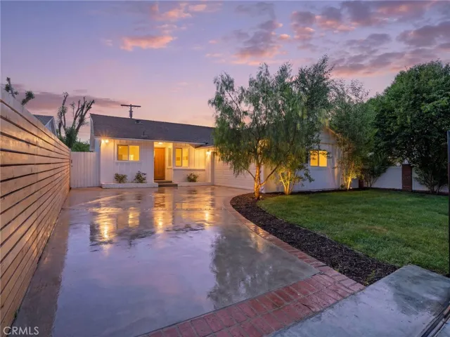 5141 Don Pio Drive, Woodland Hills, California 91364