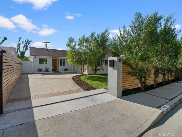 5141 Don Pio Drive, Woodland Hills, California 91364