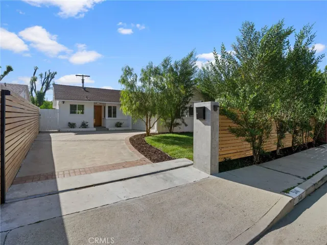 5141 Don Pio Drive, Woodland Hills, California 91364