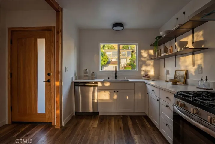 5141 Don Pio Drive, Woodland Hills, California 91364
