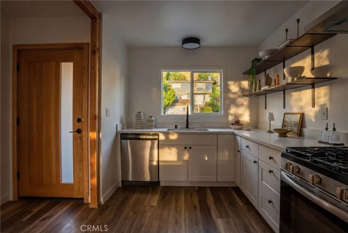 5141 Don Pio Drive, Woodland Hills, California 91364