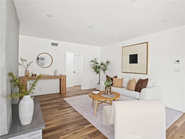 5141 Don Pio Drive, Woodland Hills, California 91364
