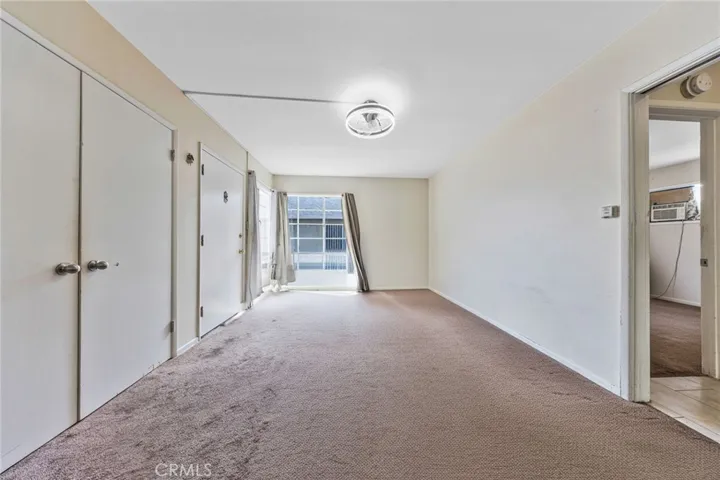 2 of the 1 bedrooms