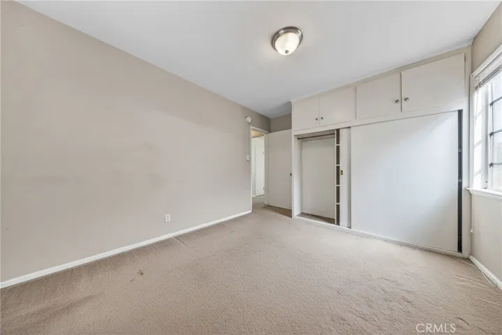 2 of the 1 bedrooms