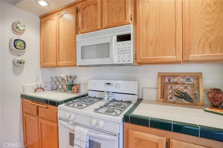 196 B, Lake Arrowhead, California 92352