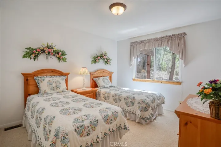 196 B, Lake Arrowhead, California 92352
