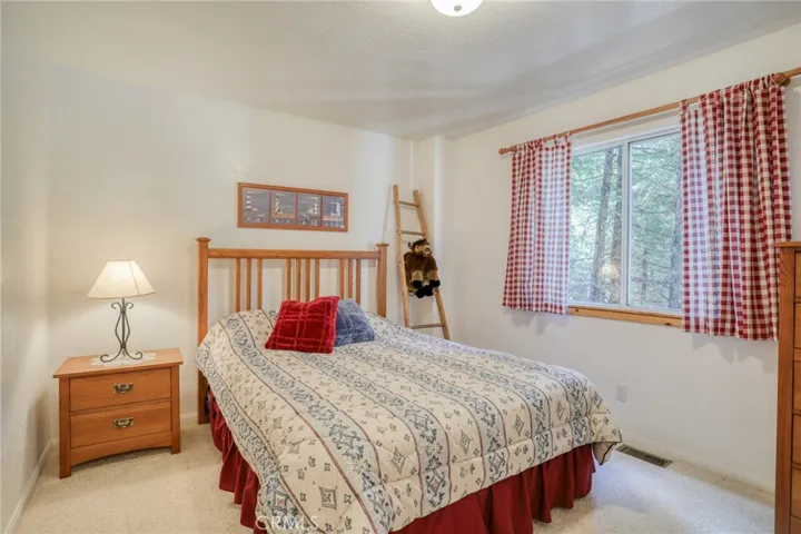 196 B, Lake Arrowhead, California 92352