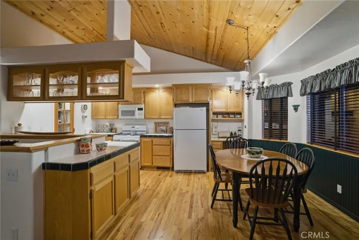 196 B, Lake Arrowhead, California 92352