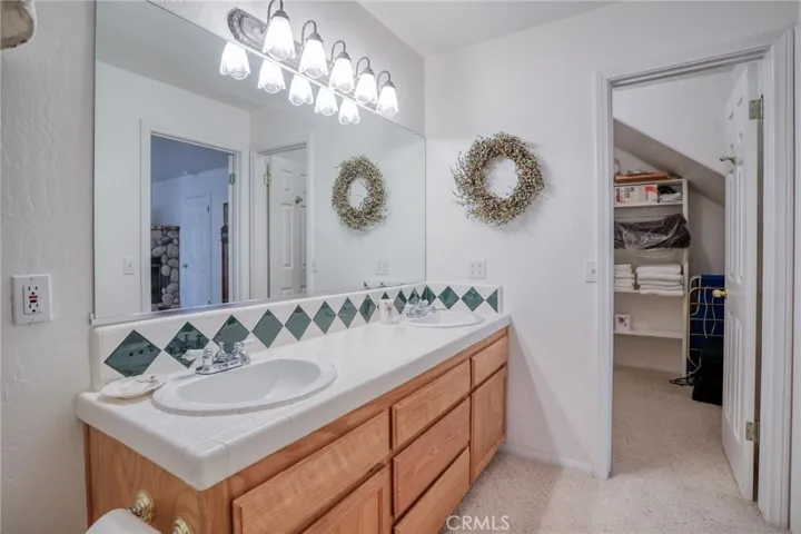 196 B, Lake Arrowhead, California 92352