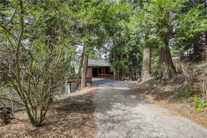196 B, Lake Arrowhead, California 92352