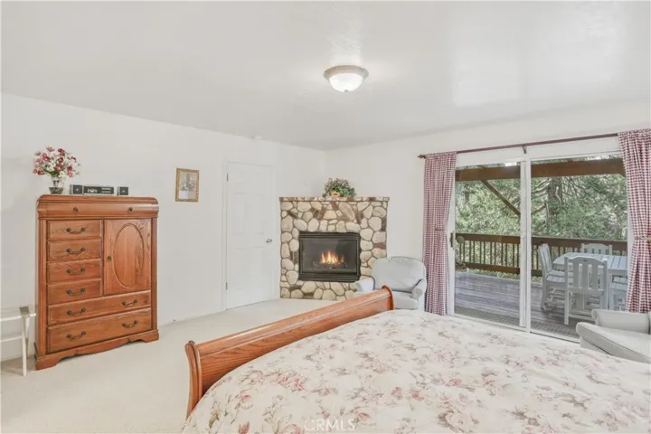 196 B, Lake Arrowhead, California 92352