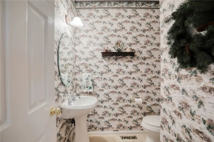 196 B, Lake Arrowhead, California 92352