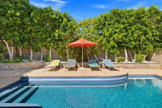 POOL/SPA =PRIVACY