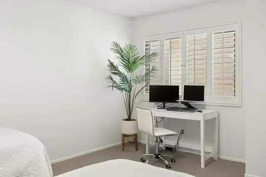 Office in guest bedroom 1