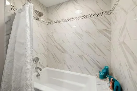 guest bath/tub