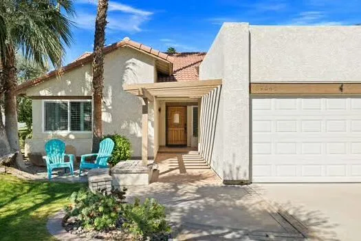 Front patio/entry