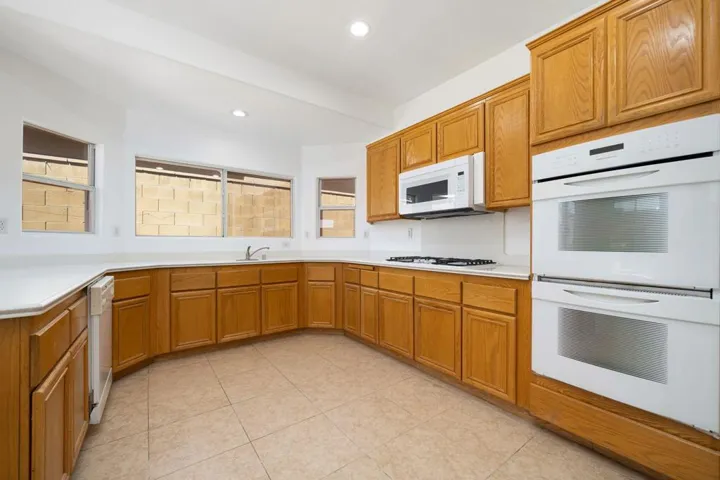 21-web-or-mls-GSNaples_OPMG_0426_021