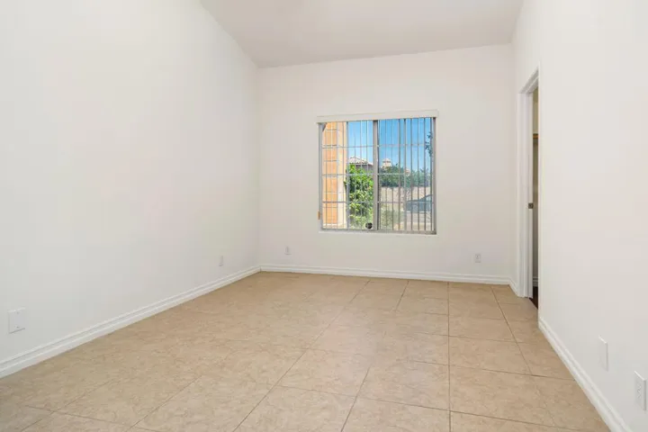 41-web-or-mls-GSNaples_OPMG_0426_041