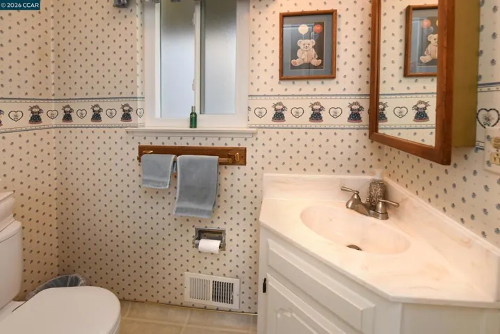 1/2 BATH NEAR LAUNDRY