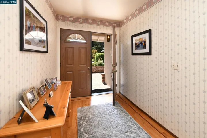 MAIN ENTRY W/DOUBLE DOORS