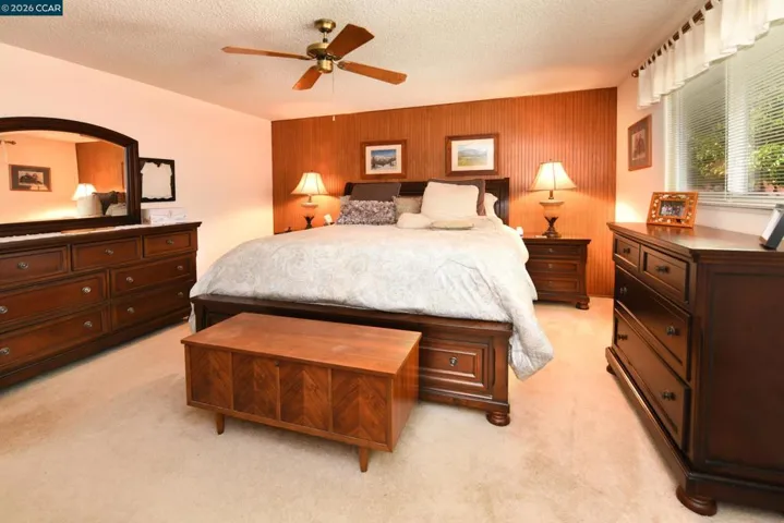 MASTER W/CUSTOM WOODEN ACCENT WALL