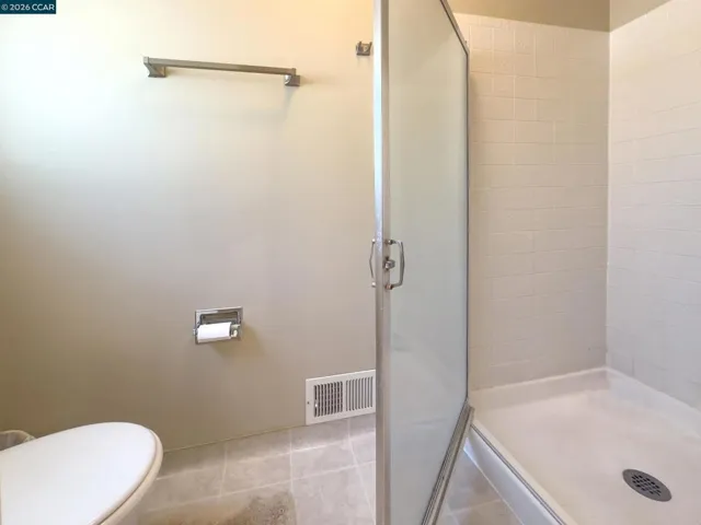 MASTER STALL SHOWER