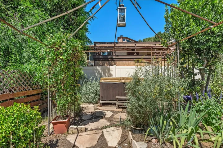 9201 Grundy Lane, Chatsworth, California 91311