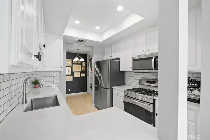 1271 Granville Avenue 102, Los Angeles, California 90025