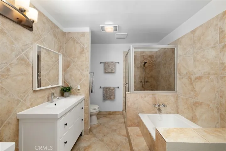 1271 Granville Avenue 102, Los Angeles, California 90025