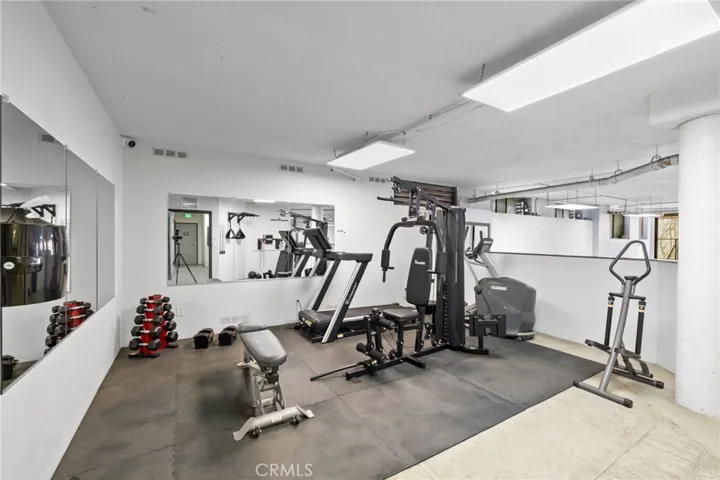 1271 Granville Avenue 102, Los Angeles, California 90025