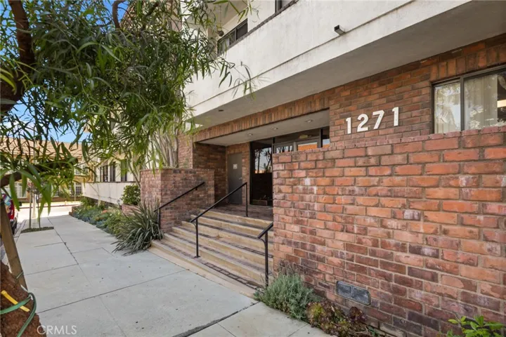 1271 Granville Avenue 102, Los Angeles, California 90025