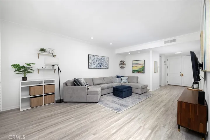 1271 Granville Avenue 102, Los Angeles, California 90025