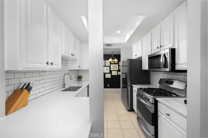 1271 Granville Avenue 102, Los Angeles, California 90025
