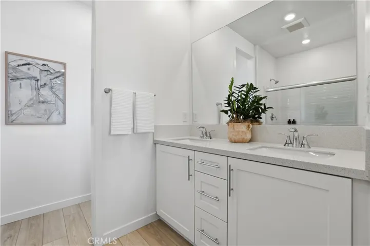 Primary En-suite Bathroom MODEL MATCH - INTERIOR AND EXTERIOR FINISHES MAY VARY