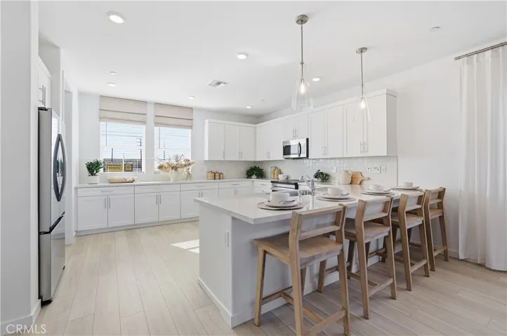 Peninsula Island MODEL MATCH - INTERIOR AND EXTERIOR FINISHES MAY VARY