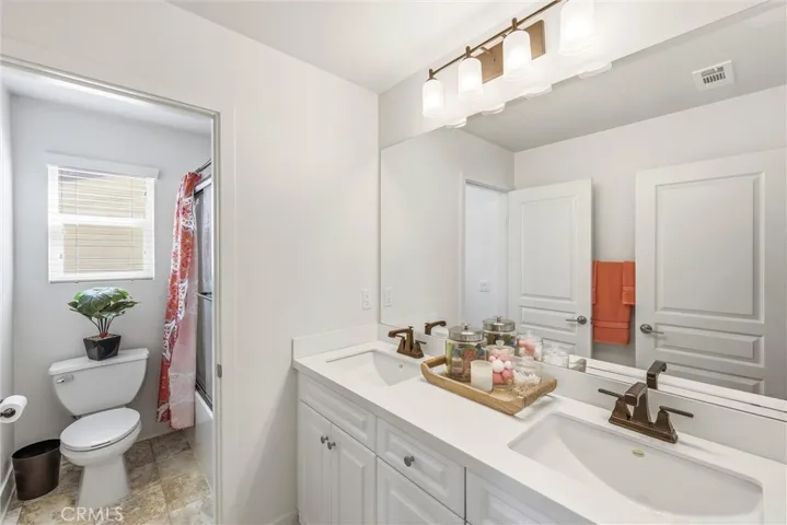 Upstair bathroom