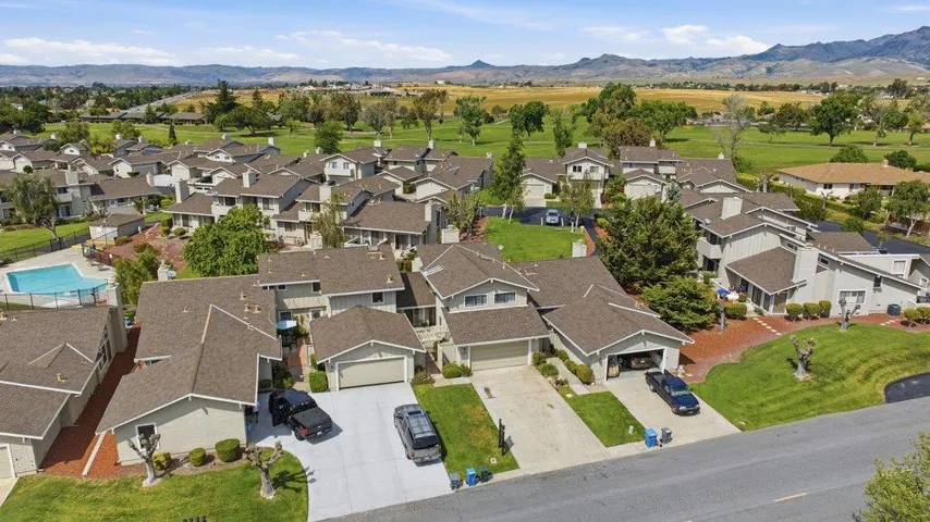 480 Ridgemark Drive, Hollister, California 95023
