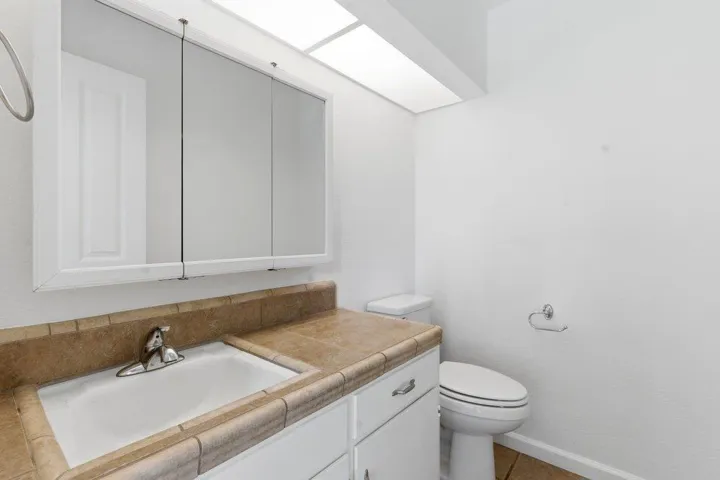 480 Ridgemark Drive, Hollister, California 95023
