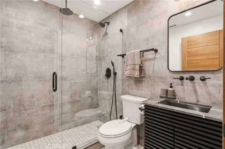 Bedroom 3 full bathroom