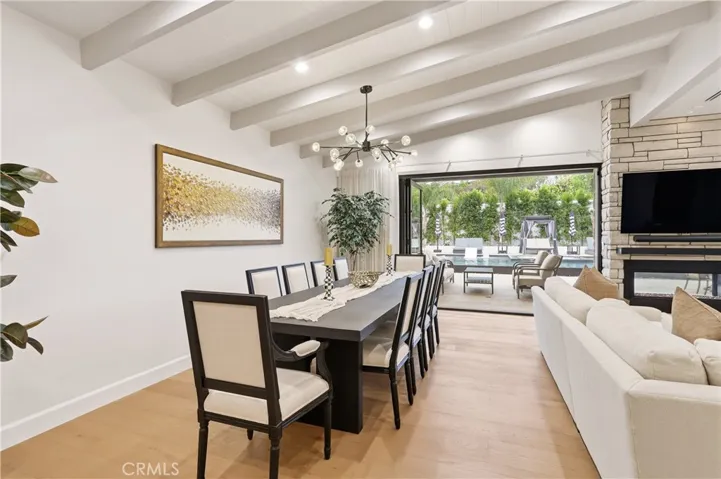 Formal Dining area with La Cantina bi-fold doors creating an indoor/outdoor feel.