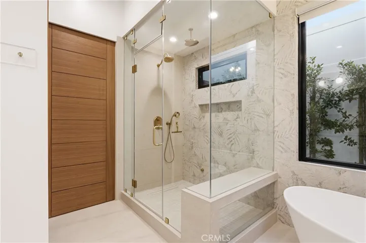 Master shower & tub.