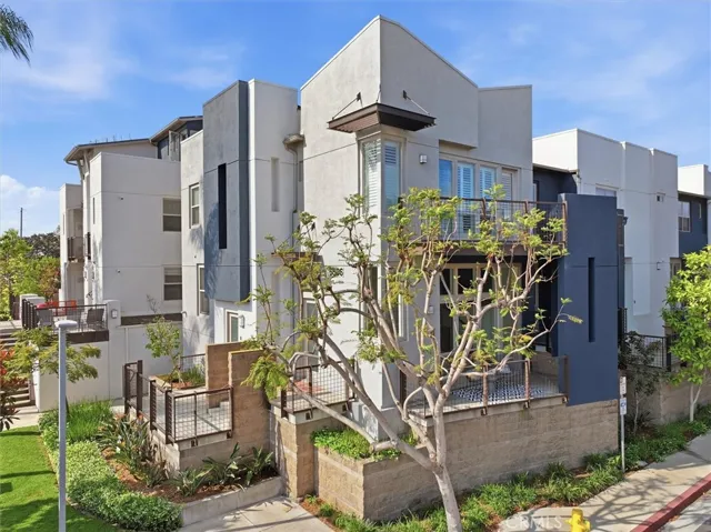 5506 W 149th Place 5, Hawthorne, California 90250