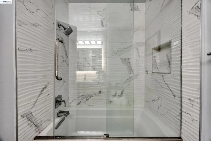 Upgraded Sec Bathroom