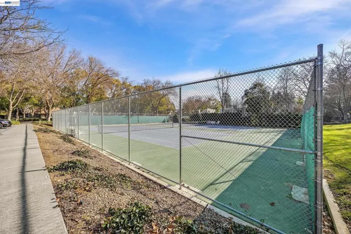 2 Tennis Courts