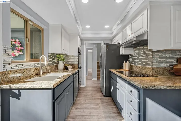 Contemporary Kitchen