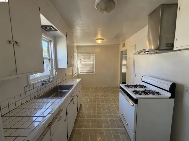 1912 Lafayette St, Alameda, California 94501