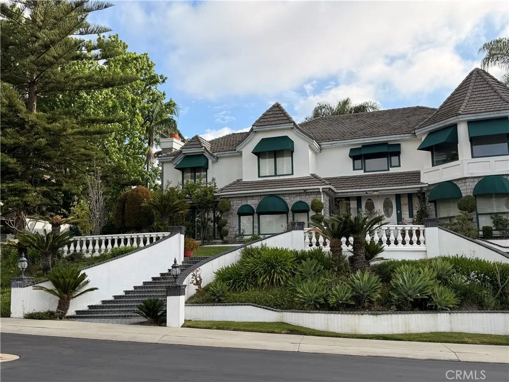 2759 N Chauncey