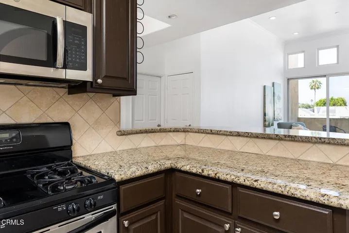 5703 Laurel Canyon Blvd #306 012-mls