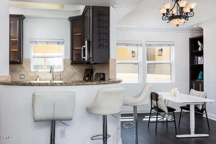5703 Laurel Canyon Blvd #306 010-mls